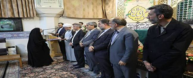 في مؤتمر مهرواره لإيران تم تكريم مجموعة جهاد آل طه من جامعة قم الصناعية.