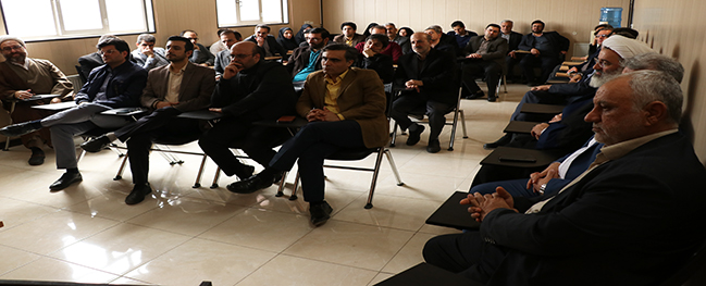 عُقِدت جلسة تفكير لأعضاء هيئة التدريس في جامعة قم الصناعية بحضور نائب الإشراف والتنسيق في وزارة الشؤون البرلمانية في رئاسة الجمهورية.