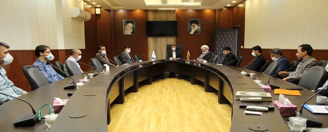 A cordial meeting between the employees of the Administration and Finance Department and the university president.